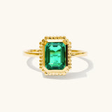 Statement Ribbed Emerald Ring